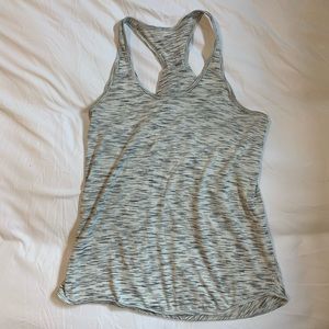 Lululemon size 8 tank grey pattern